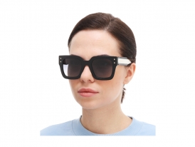 Carolina Herrera 0255-S 807 на женском лице