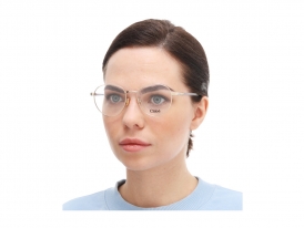 Chloe 0269O 001 на женском лице