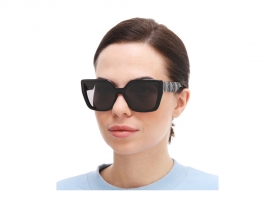 Dior Lady 95 22 S2I 10A0 на женском лице