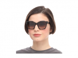 Furla 621 4BL на женском лице