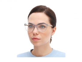 Gucci 0566ON 003 на женском лице