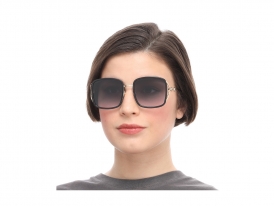 Gucci 1016SK 001 на женском лице