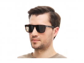 Hugo Boss 1626-S 086 на мужском лице