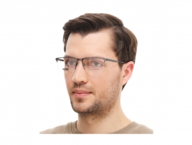 Hugo Boss 1698 R80 на мужском лице