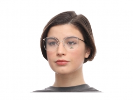 Lacoste 2260 107 на женском лице