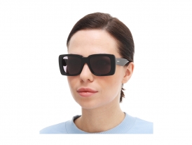 Max Mara 0091 01A на женском лице