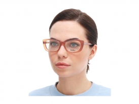 Max Mara 5114 045 на женском лице