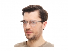 Porsche Design 8770 D на мужском лице