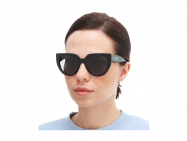 Prada 14WS 1AB/5Z1 на женском лице