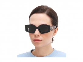 Prada 15YS 1AB/5S0 на женском лице