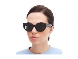 Prada A09S 1AB/5S0 на женском лице