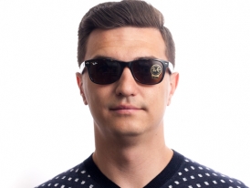 Wayfarer 2132 710 на мужском лице