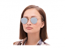 Round Metal 3447N 001/30 на мужском лице