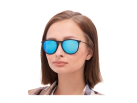 RB 4171 601/55 Erika — Ray-Ban на женском лице