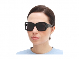 Tom Ford 1035-N 01A Ryder-02 на женском лице