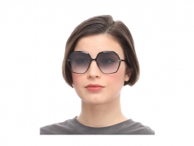 Очки Tom Ford 912 01B Fonda-02 на женском лице