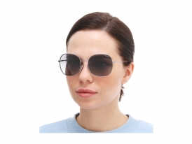 Vogue 4272S 548/8S на женском лице