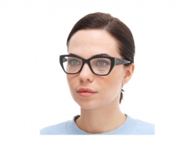 Vogue 5483 W44 на женском лице