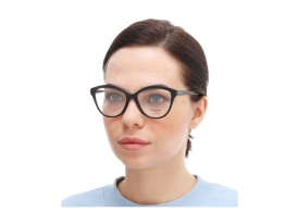 Vogue 5489 W44 на женском лице
